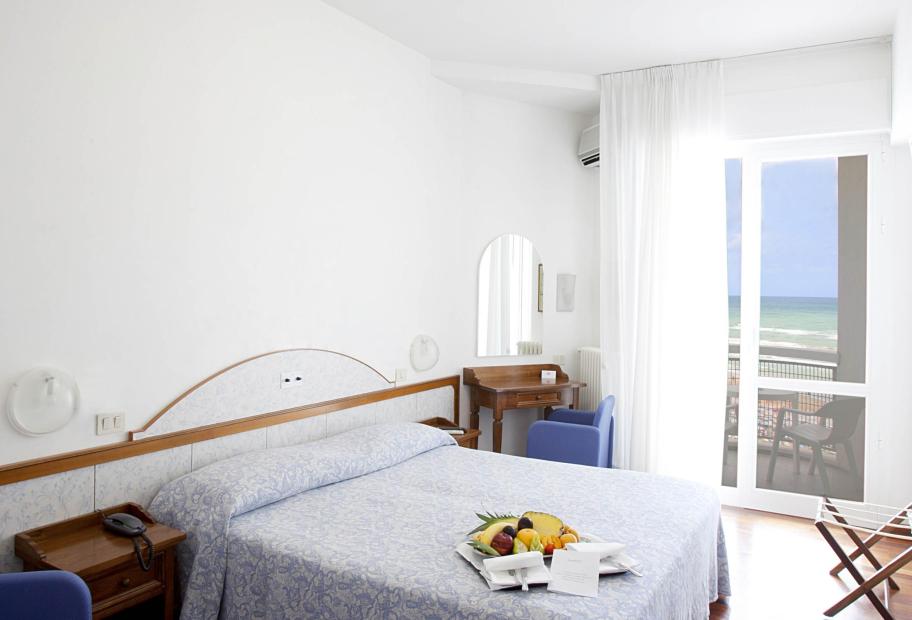 hrsenigallia it camere-vista-mare-senigallia 007
